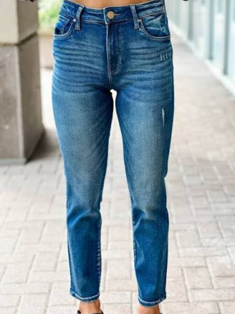 Kut from the Kloth 'Catherine" High Rise Straight Ankle Jeans